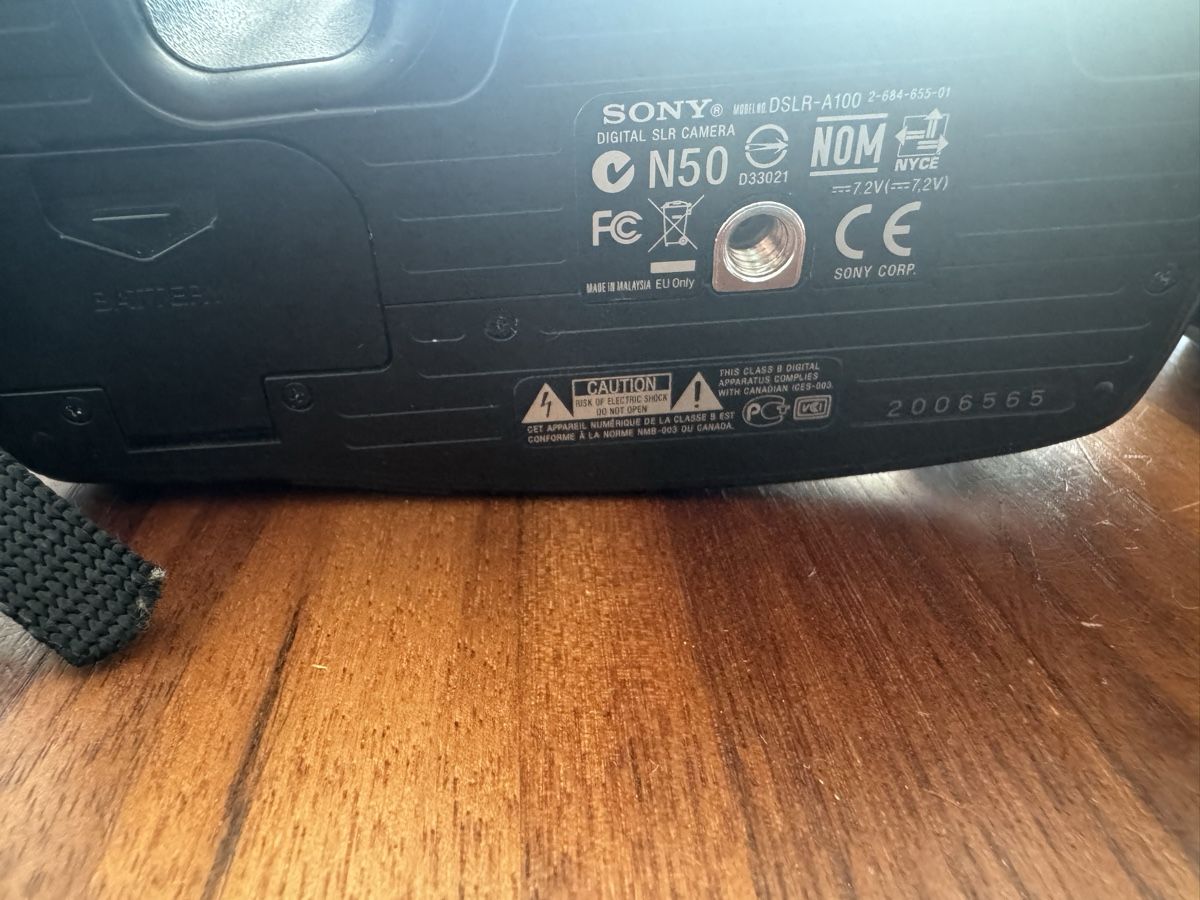 Sony Kamera: Sony Alpha DSLR-A100  – Gebraucht aus Sursee von TeamBully 1