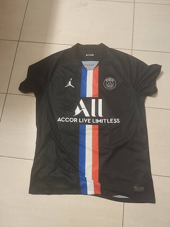 Leibchen & Hosen: PSG Trikot – Gebraucht aus Laupen BE von lte_5wm9 1