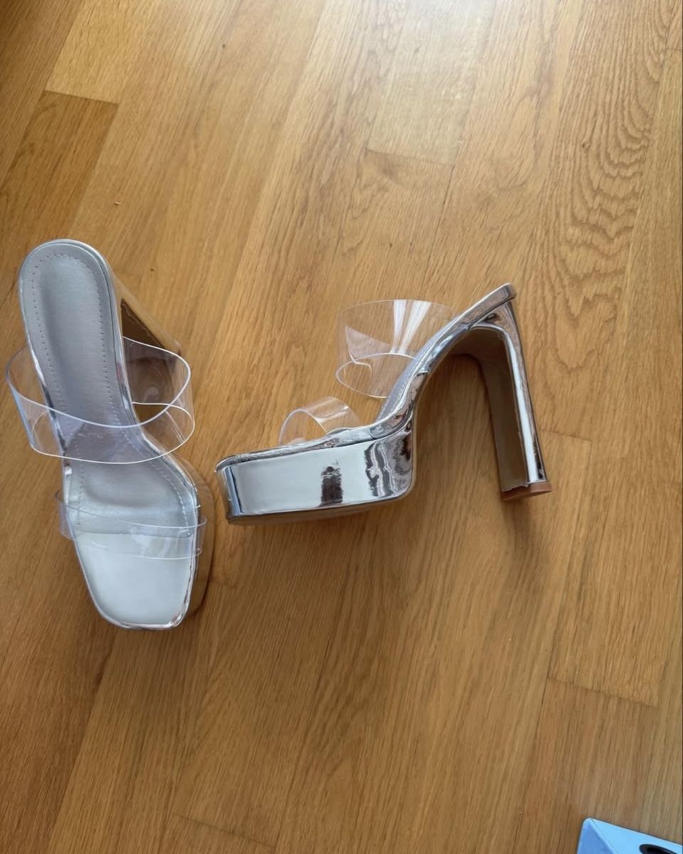Damenschuhe: Sandalen gr 37 - 38 Silber platform – Neu und originalverpackt aus Unterengstringen von Cuz_5555