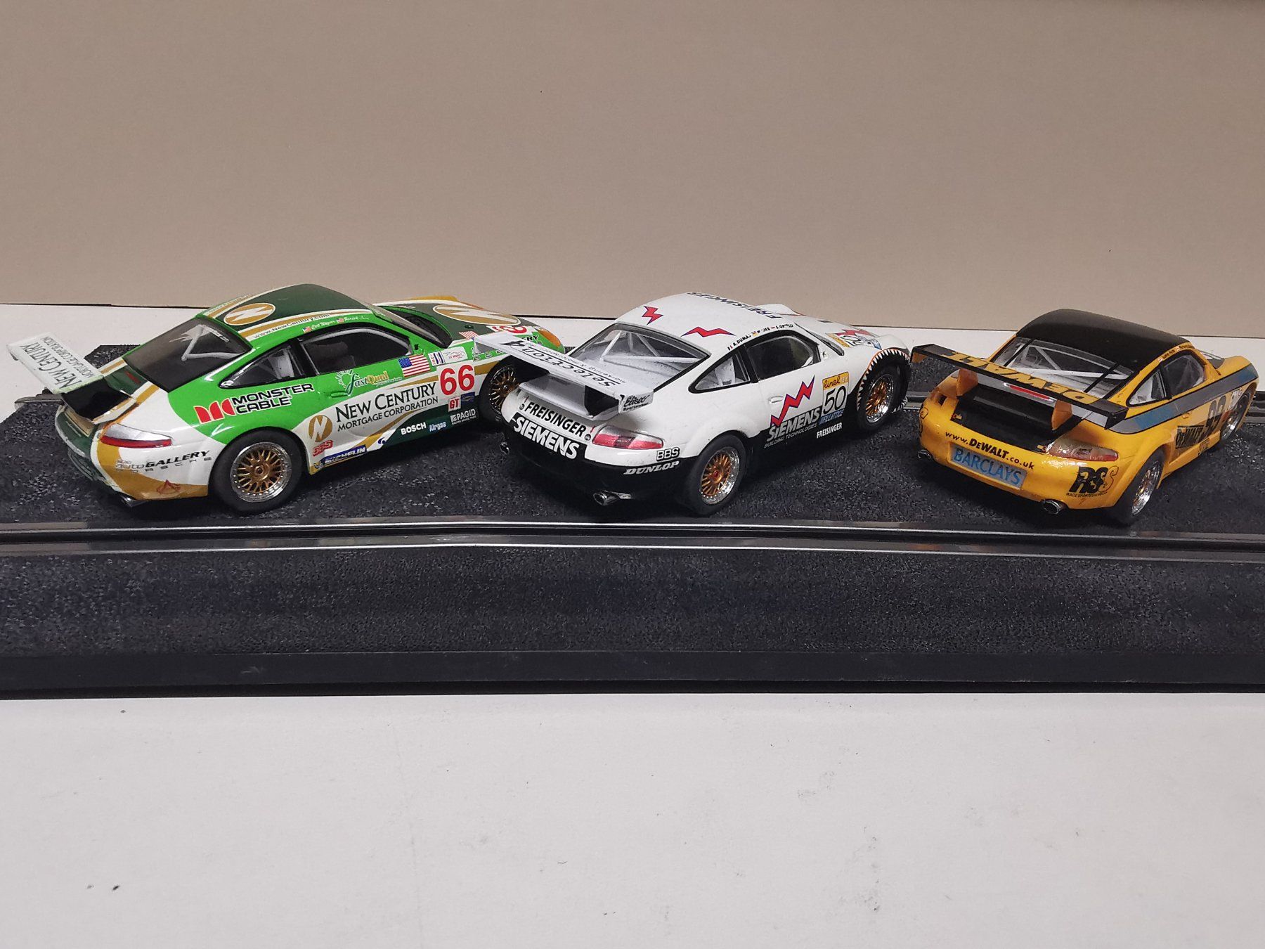 Hornby Rennbahnen: Set Scalextric Porsche mit Frontlicht – Gebraucht aus Winterthur von Lonpos1 2