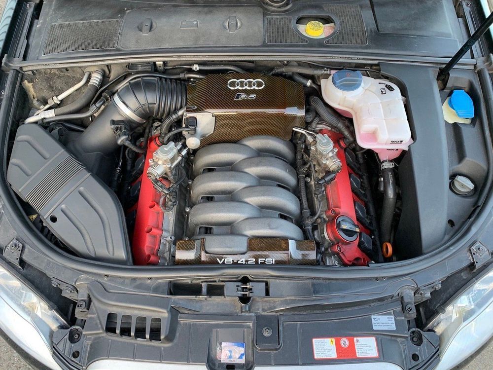 Quattro Audi RS4 Avant 4.2L V8 FSI