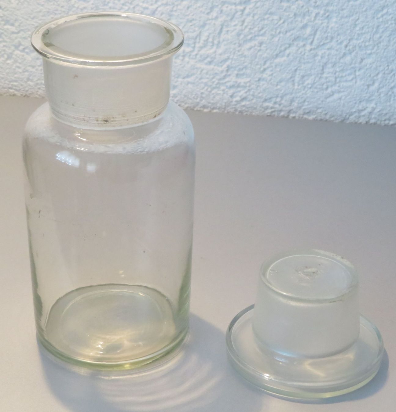 Accessori da laboratorio: Apothekerflasche mit Glasstopfen, 0.5 Liter – Usato da Oberriet SG venduto da ganesh435 1