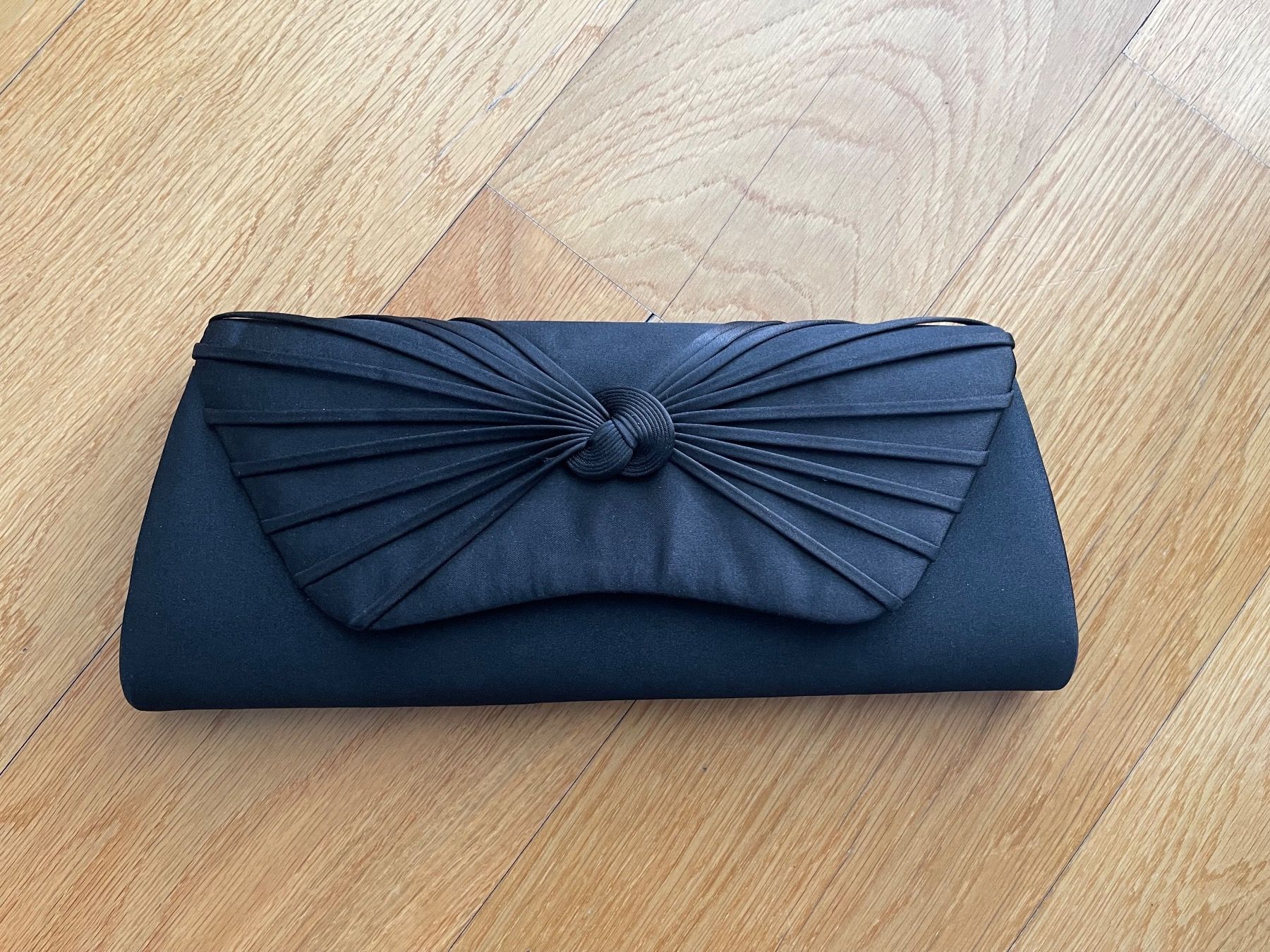 Taschen für Damen: Clutch – Gebraucht aus Ehrendingen von abo_p9n6
