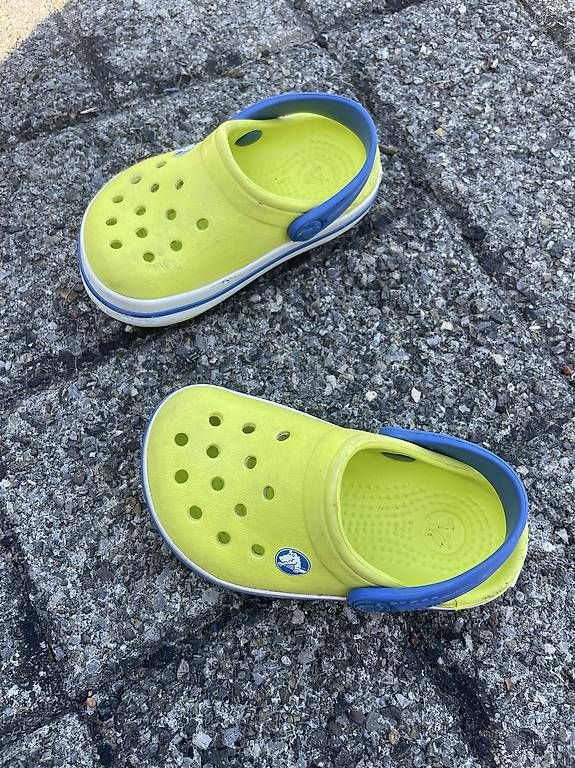 Scarpe da uomo: Crocs Kleinkind Gr 4-5 – Usato da Eschenbach SG venduto da ckfee
