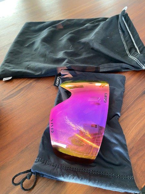 Giro Caschi: Skihelm Giro S und passende Brille – Usato da Edlibach venduto da Arnoldotto 3