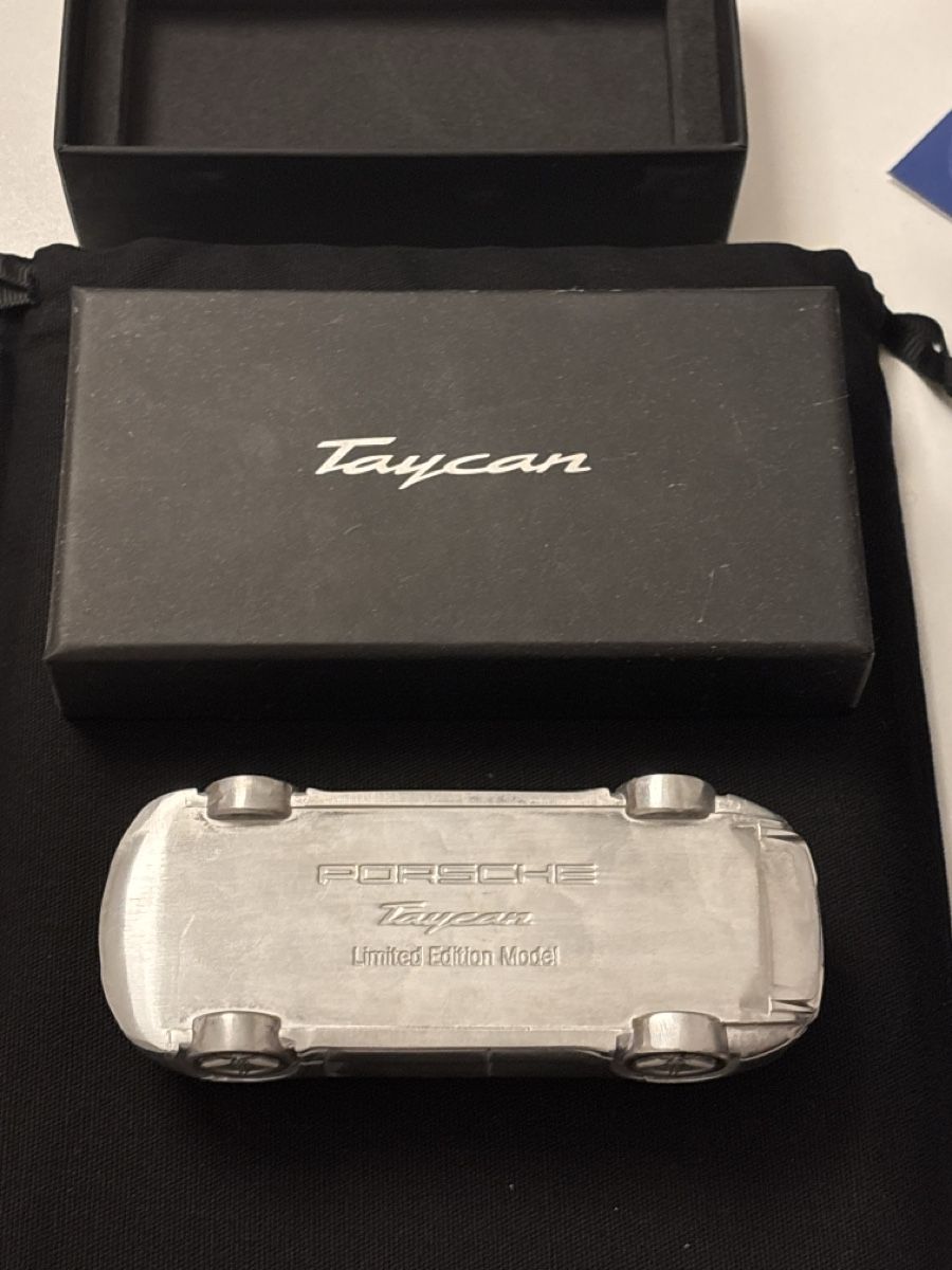 Porsche Modellini d'auto: Porsche Taycan Modellauto Limited Edition  – Nuovo e nell'imballaggio originale da Zollikon venduto da han_rvt8 4
