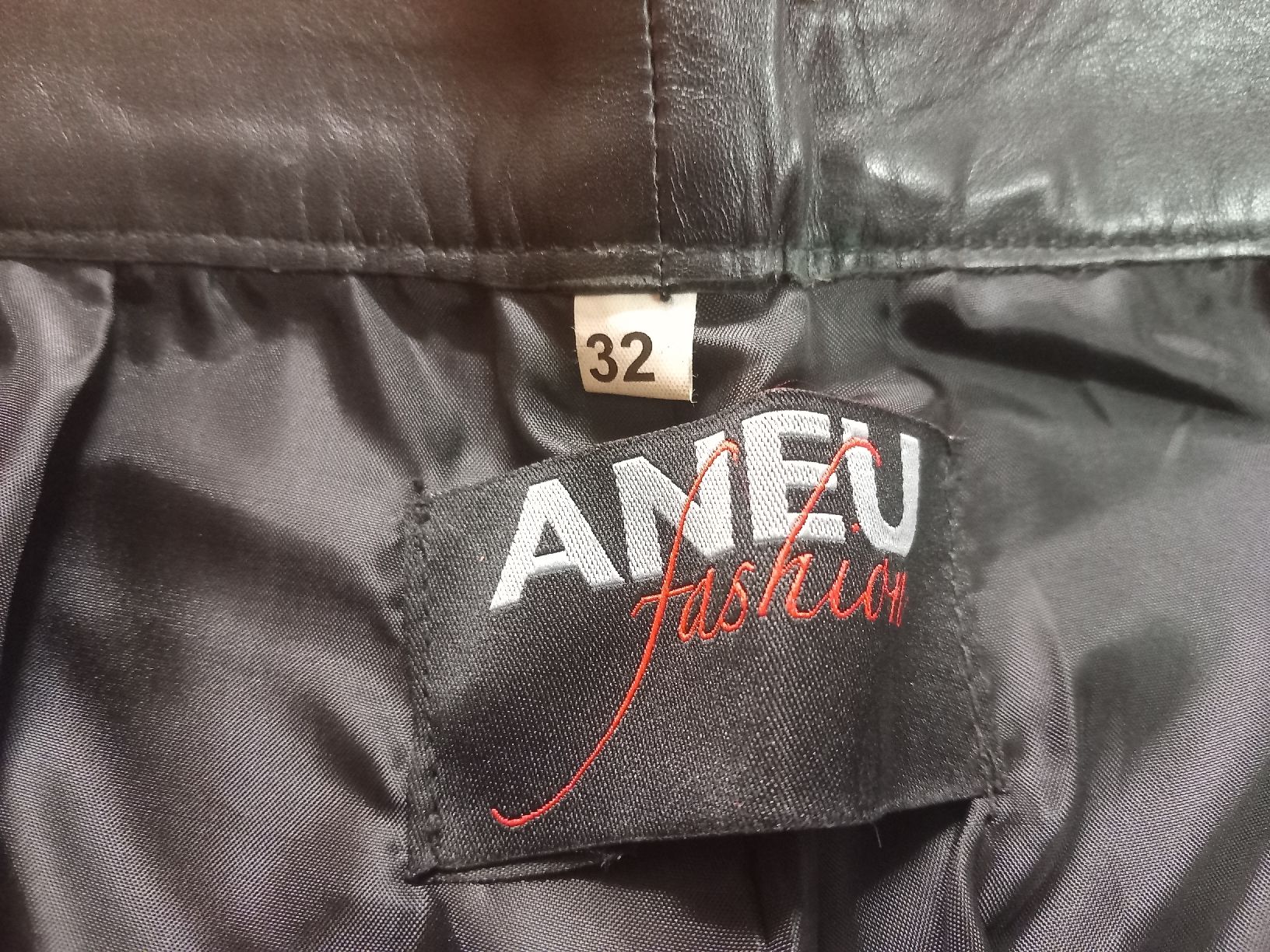 Pantaloni: Damen Lederhose Grösse 32 Fabrikneu – Nuovo e nell'imballaggio originale da Hochwald venduto da motowear-secondhand 8