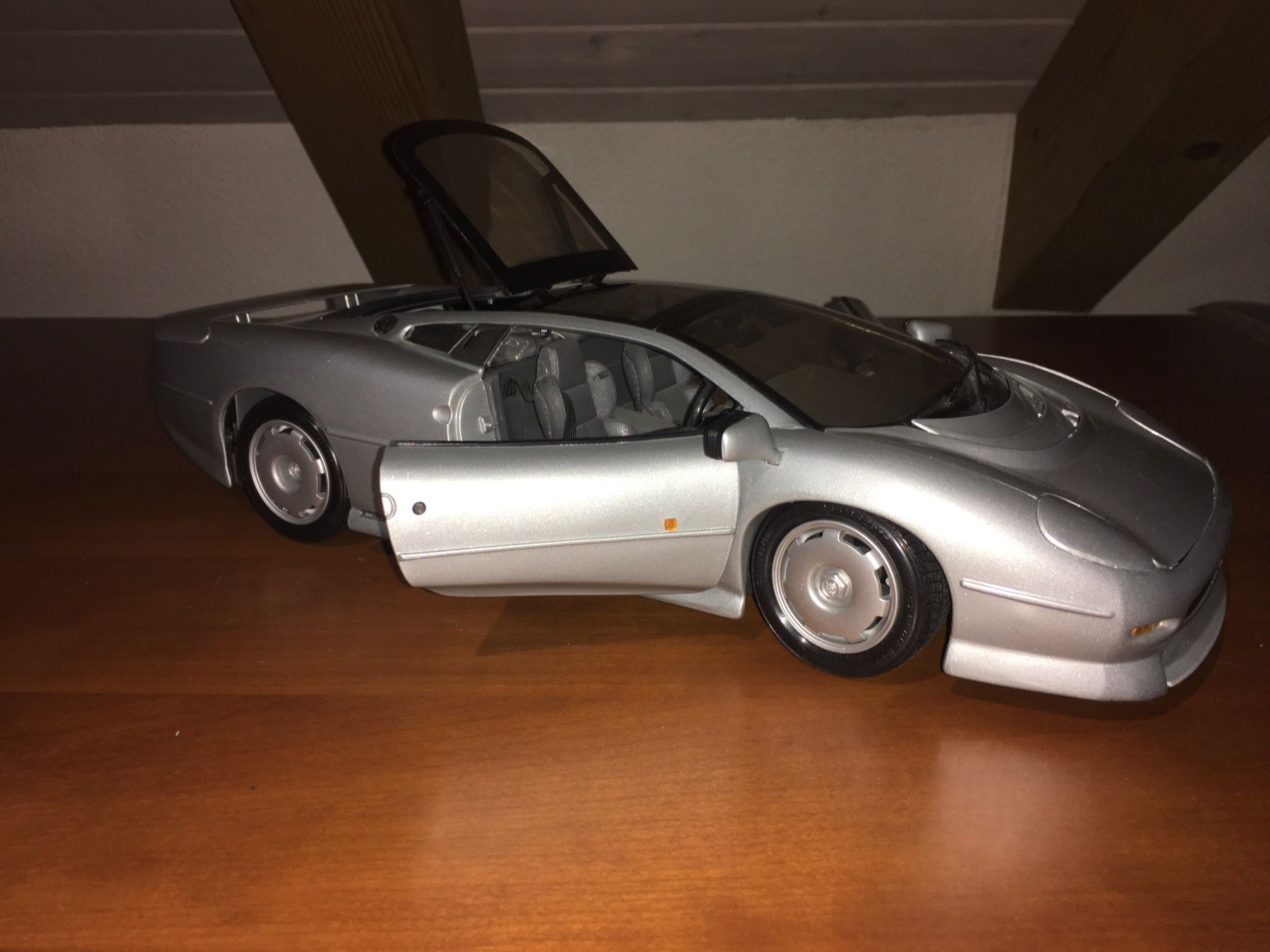 Jaguar Modellini d'auto: Jaguar XJ220 — 1/12 – Usato da Wohlen AG venduto da PrivatSammlung 3