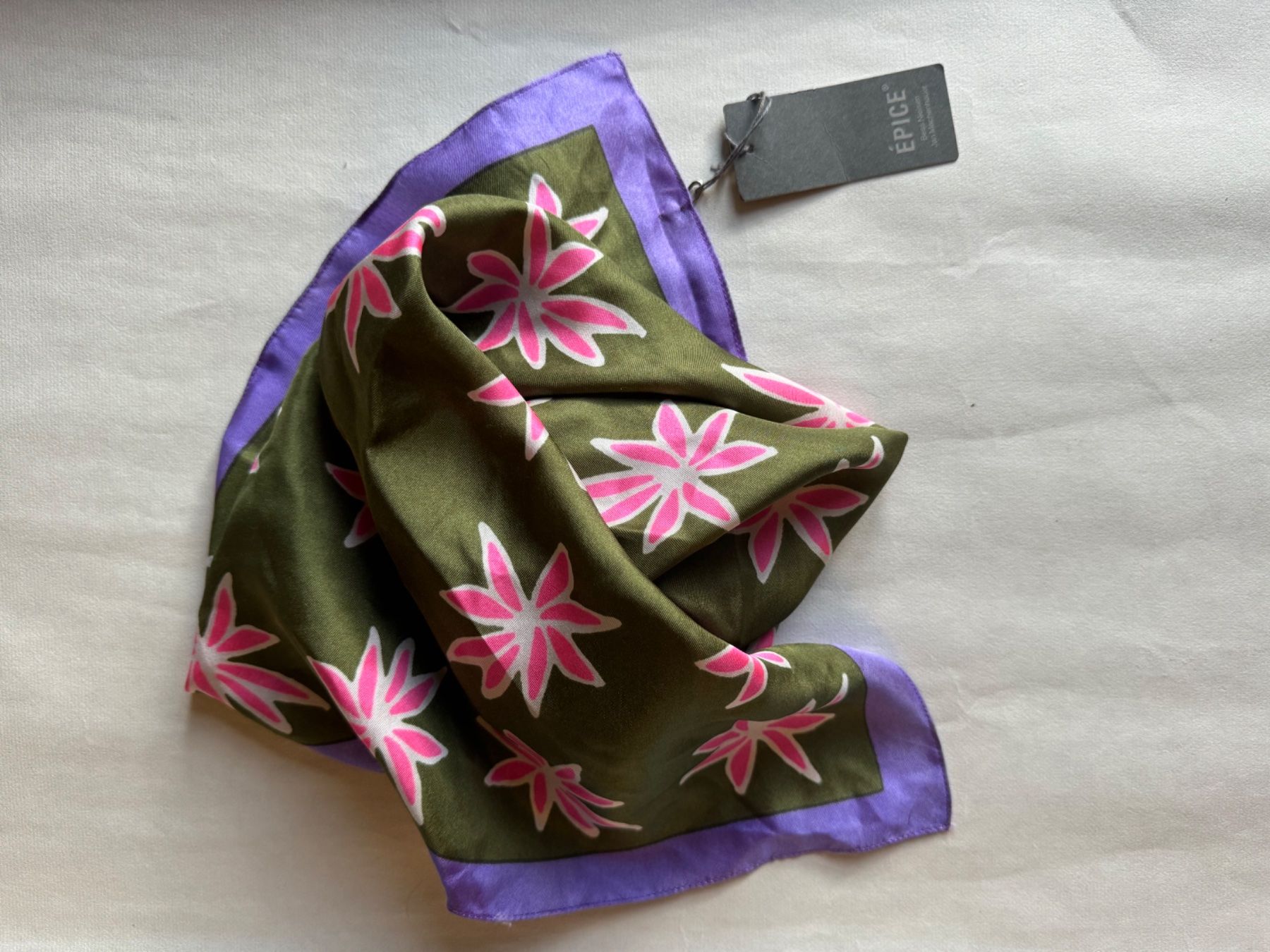 Foulard & Sciarpe: Foulard en soie EPICE – Nuovo e nell'imballaggio originale da Arnex-sur-Orbe venduto da cameleonfringant 2