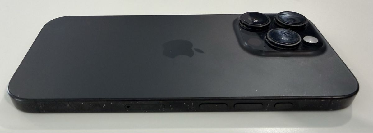 Apple Portables: iPhone 16 Pro 128 Go noir – D'occasion à Yverdon-les-Bains par AVRS.CH 3