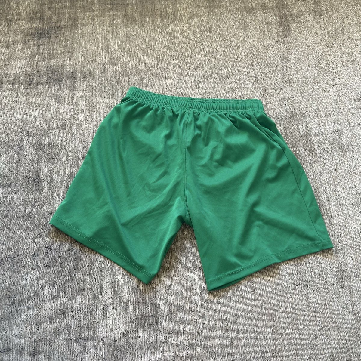 Canottiere & Pantaloni: Short de sport Macron, vert, taille S comme neuf – Usato da St-George venduto da elena27 2