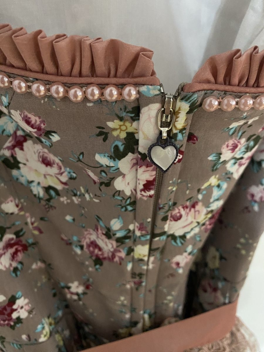 Vestiti: Dirndl Alpenfee Blumenmuster grau Grösse 36 getragen – Nuovo (secondo la descrizione) da Kloten venduto da mor_m8mp 7