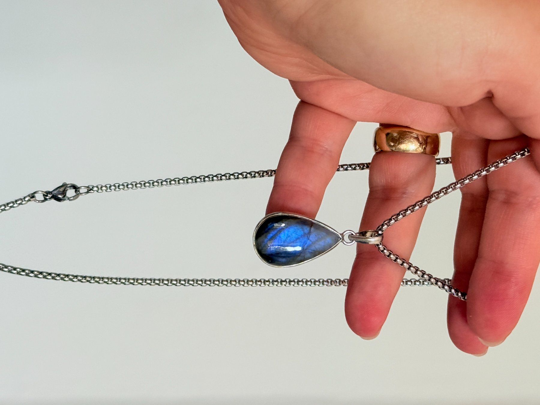 Catenine: Fashionable labradorite necklace – Nuovo e nell'imballaggio originale da Genève venduto da AGBERG 6