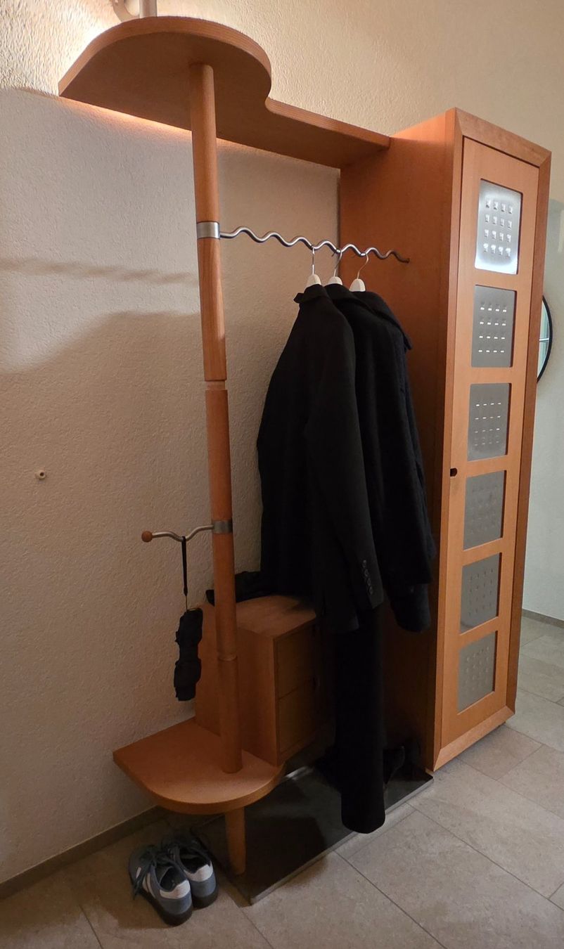 Linth Guardaroba: Garderobe – Usato da St. Gallen venduto da Rene123 4