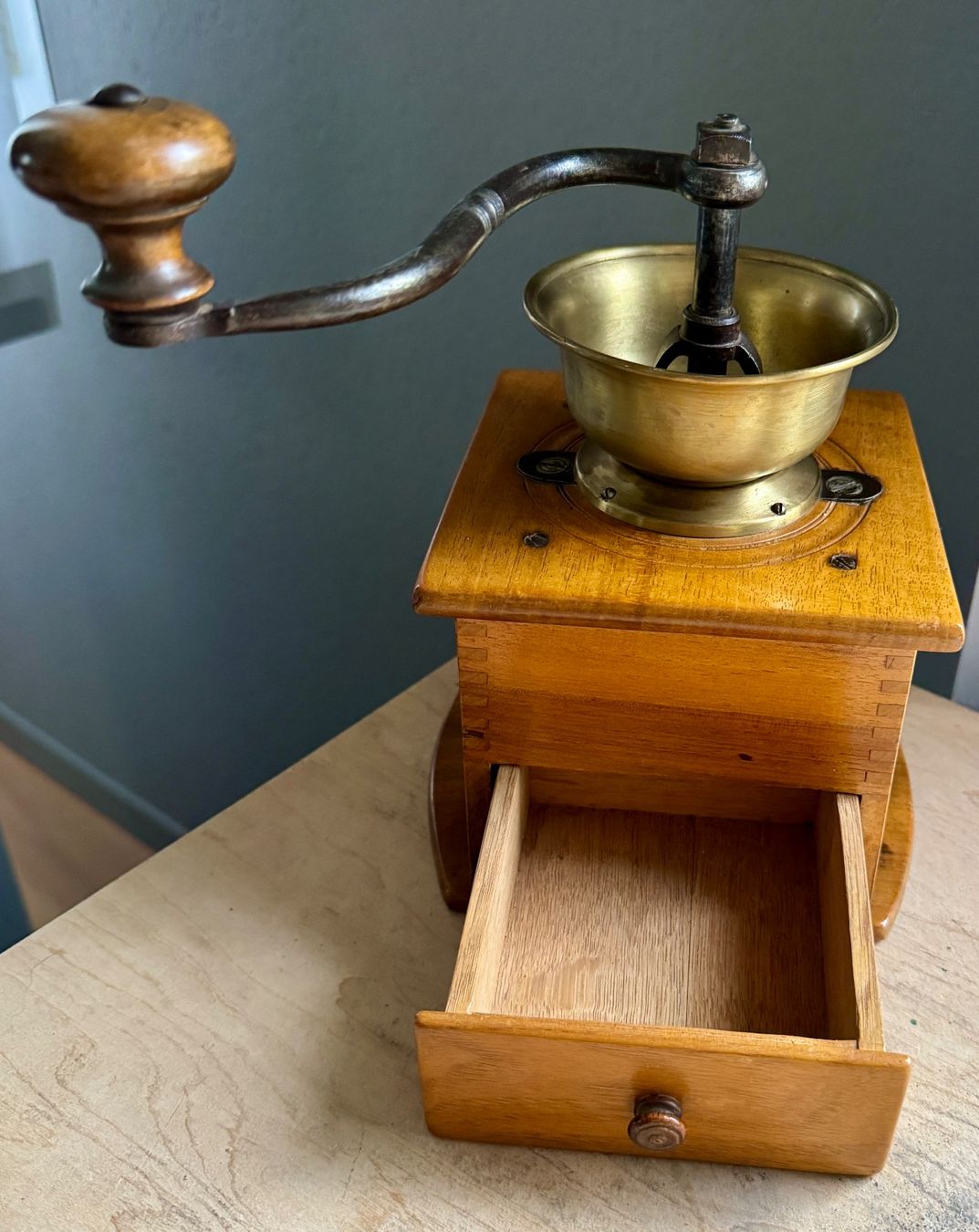 Elettrodomestici da cucina: Sehr schöne antike Kaffeemühle – Usato da Rothrist venduto da Luckywinner 1