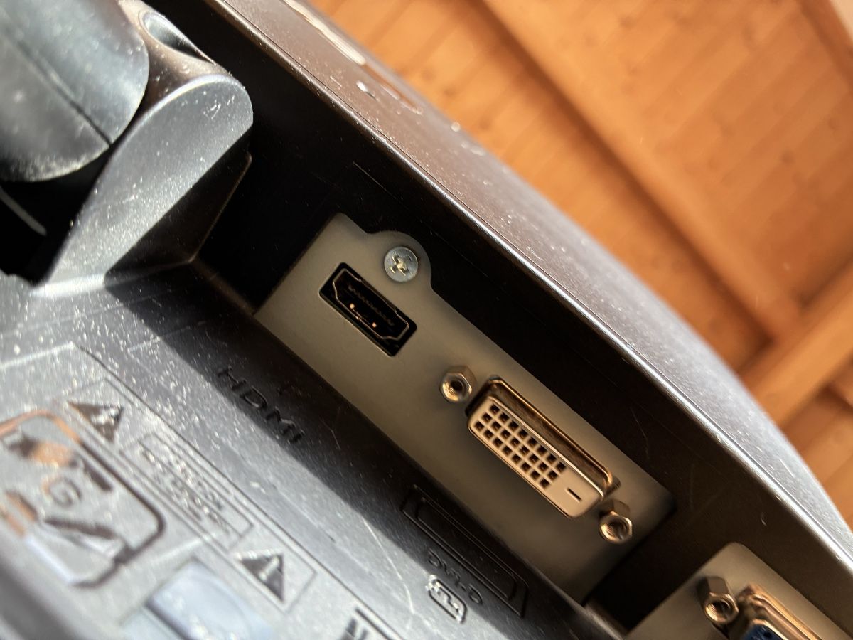 Monitore: Bildschirm – Gebraucht aus Menznau von dar_w9yg 4