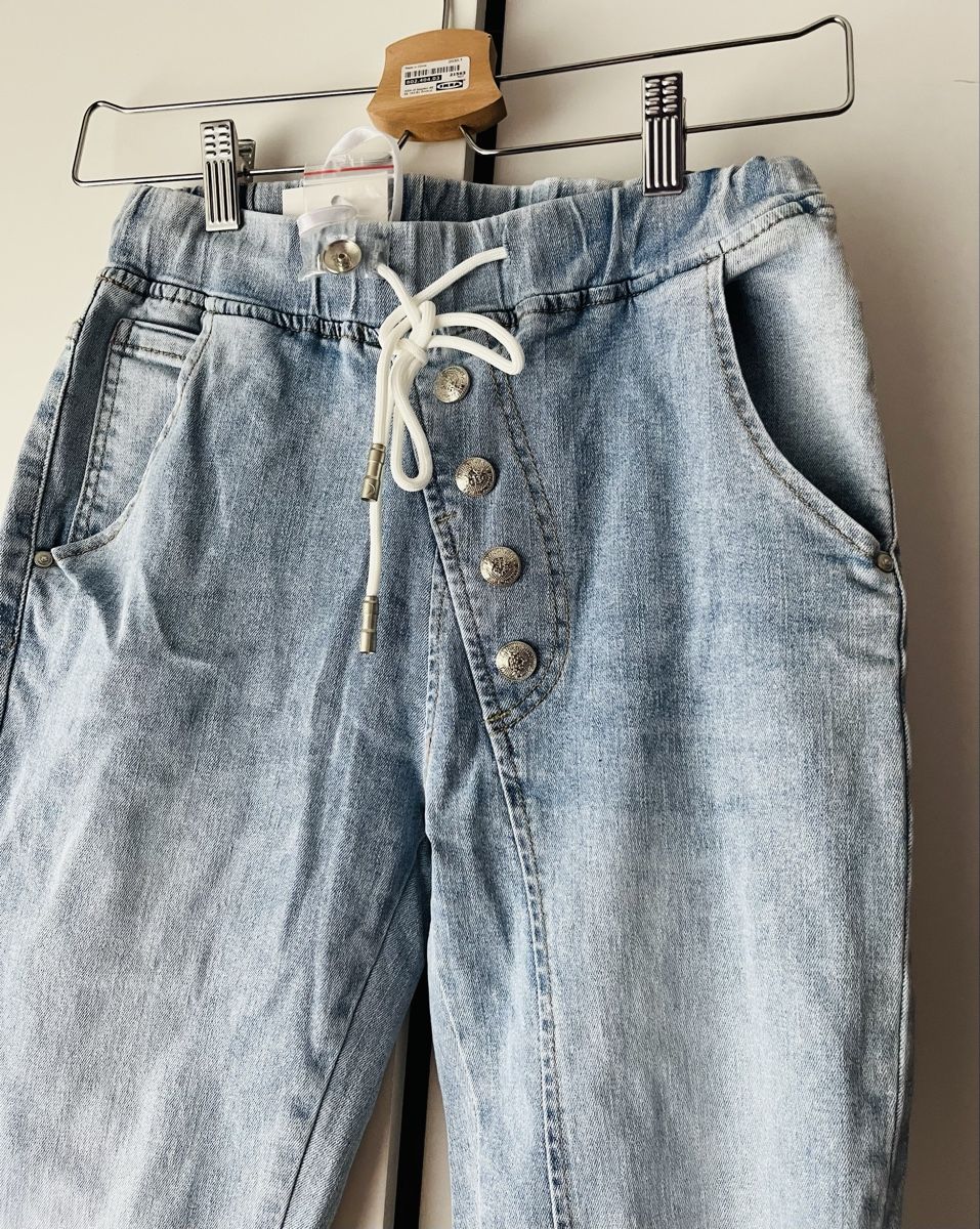 Pantalons: Jeans Hose hellblau mit Knopfleiste elastisch Grösse XS – Neuf (Voir description) à Rorschacherberg par gko_cn7f