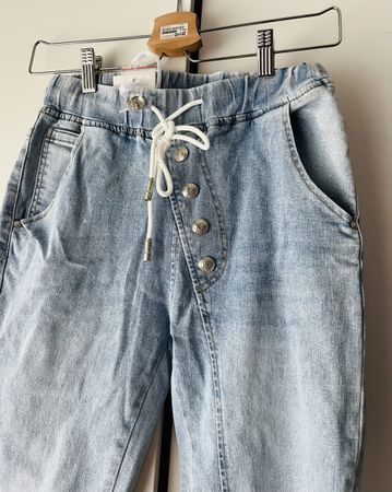 Jeans Hose hellblau mit Knopfleiste elastisch Grösse XS
