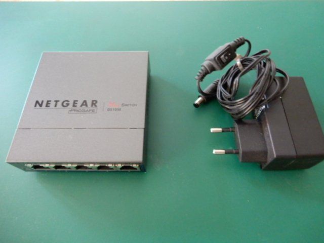 Netgear Hubs & Switches: NETGEAR ProSafe Plus Switch GS105E – Gebraucht aus Rapperswil SG von  1