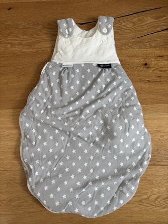 Alvi Babyschlafsack grau Sterne Grösse 56/62