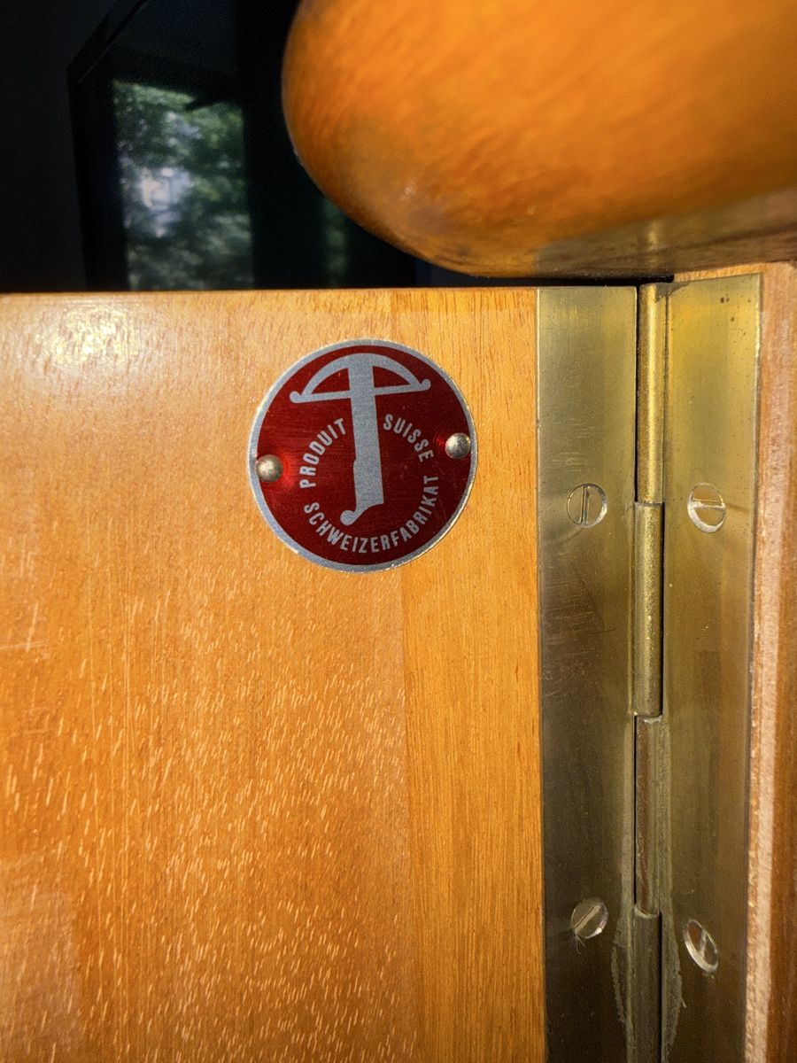 Pfister Büffets: Antikes Buffet mit Vitrine – Gebraucht aus Auenstein von PM-Krigaa 2