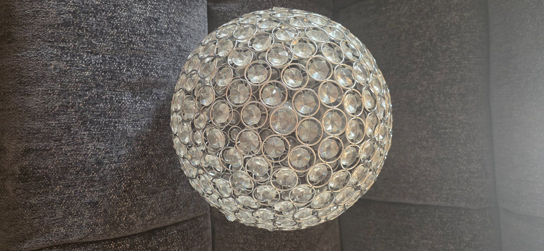 Lampadari & plafoniere: Deckenleuchte mit Chrome und weißer Glaskugel – Usato da Lachen SZ venduto da pet_2h68 1