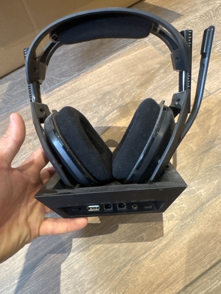 Astro Gaming Kopfhörer: Astro Gaming Headset mit Ladestation ohne Kabel – Gebraucht aus Beinwil am See von noxno 1