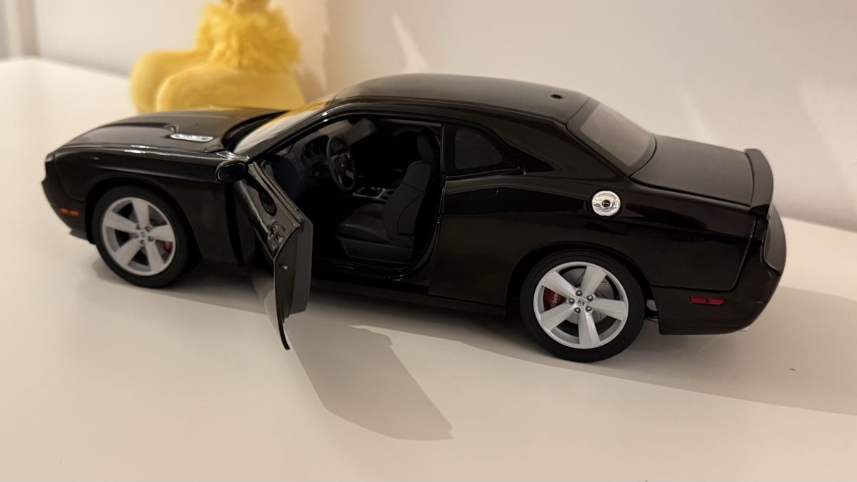 Dodge Modellini d'auto: Dodge Challenger SRT8 George Washington Edition 2010 - Samml – Nuovo (secondo la descrizione) da Basel venduto da Zomeg 3