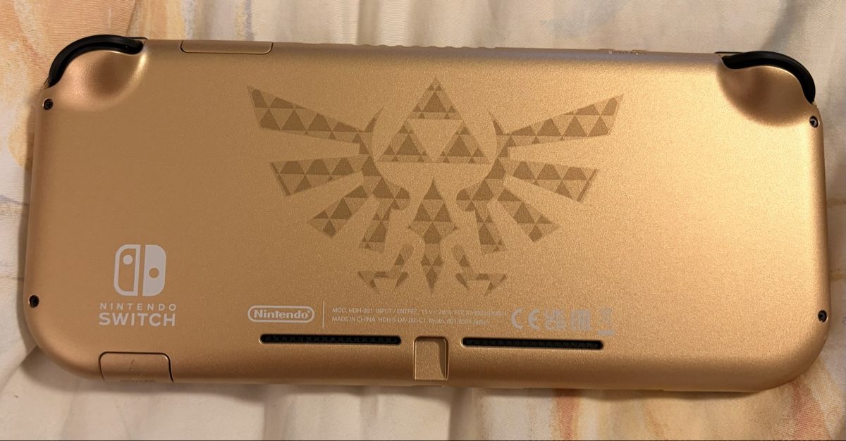 Nintendo Konsolen: Nintendo Switch Lite Hyrule Edition OHNE Ladekabel – Gebraucht aus Roggwil TG von Cernix 1