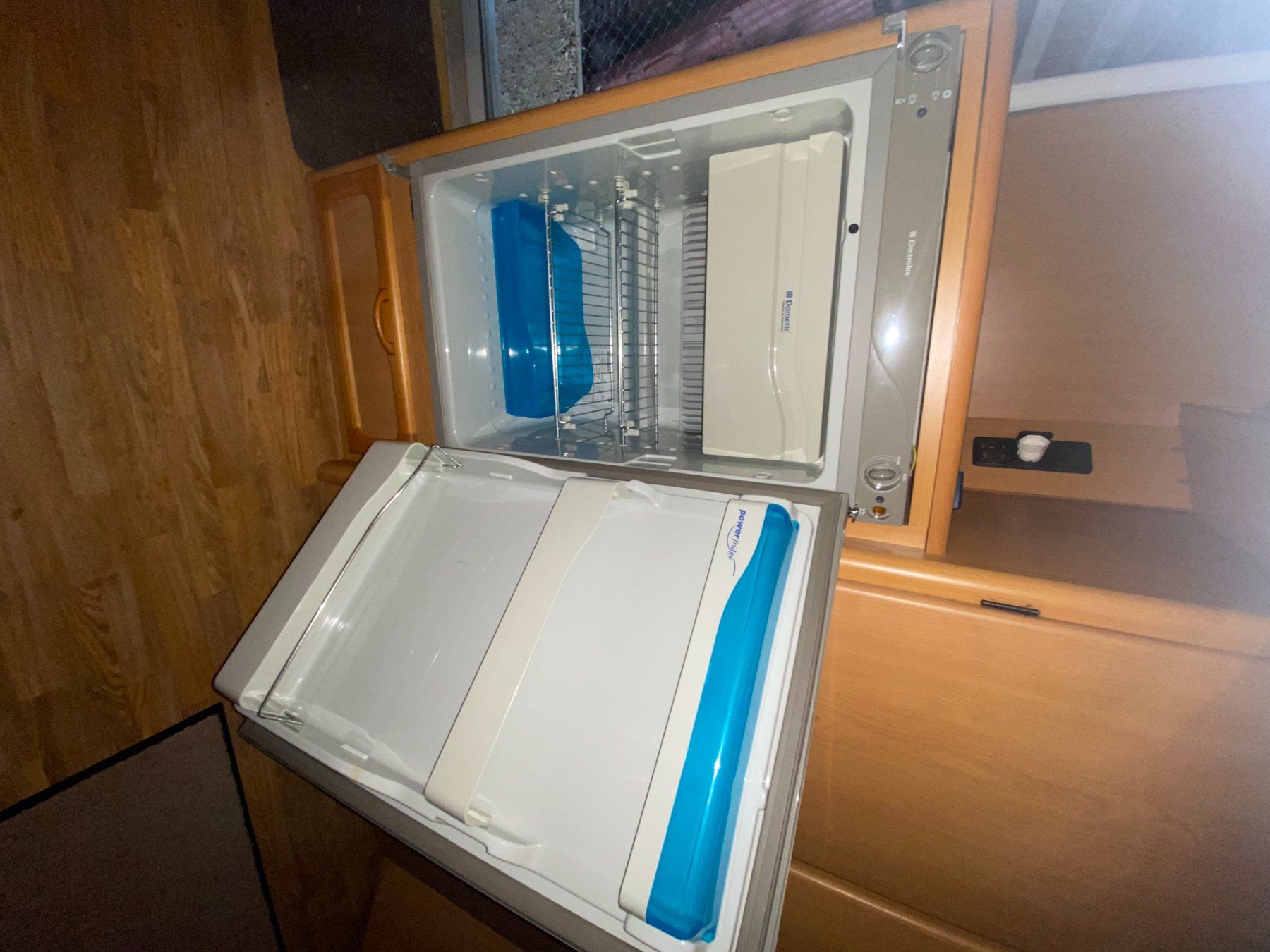 Kabe Veicoli da campeggio: Wohnwagen KABE KING SIZE – Usato da Liestal venduto da aarroon 8