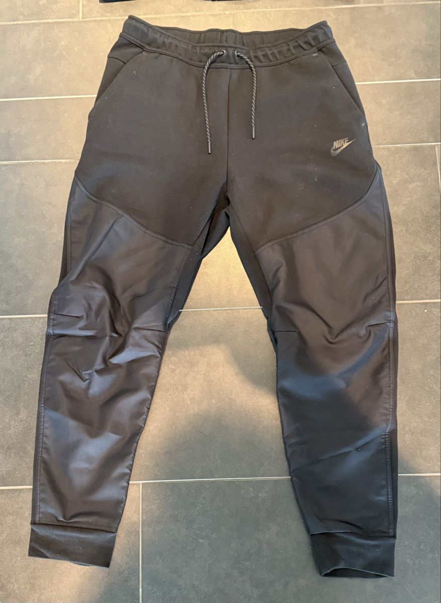 Completi: Nike tech fleece – Usato da St. Gallen venduto da das_pmk2 2