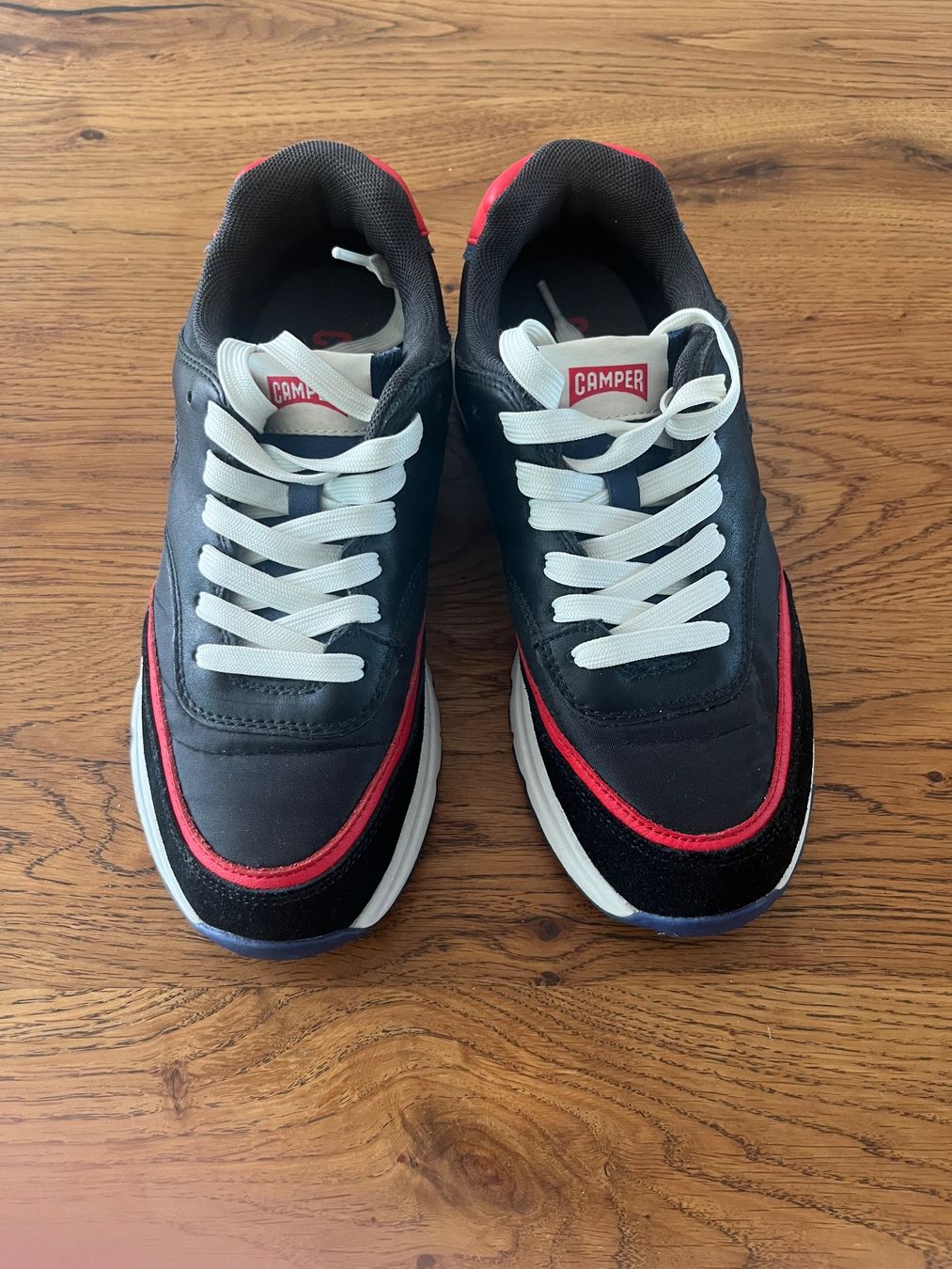Camper Scarpe da donna: Schwarze Camper Sneakers – Usato da Stans venduto da valeriamanuela
