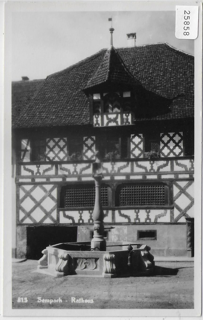 Cartes postales: Sempach - Rathaus mit Brunnen – Antique à Ettingen par Kartenplanet