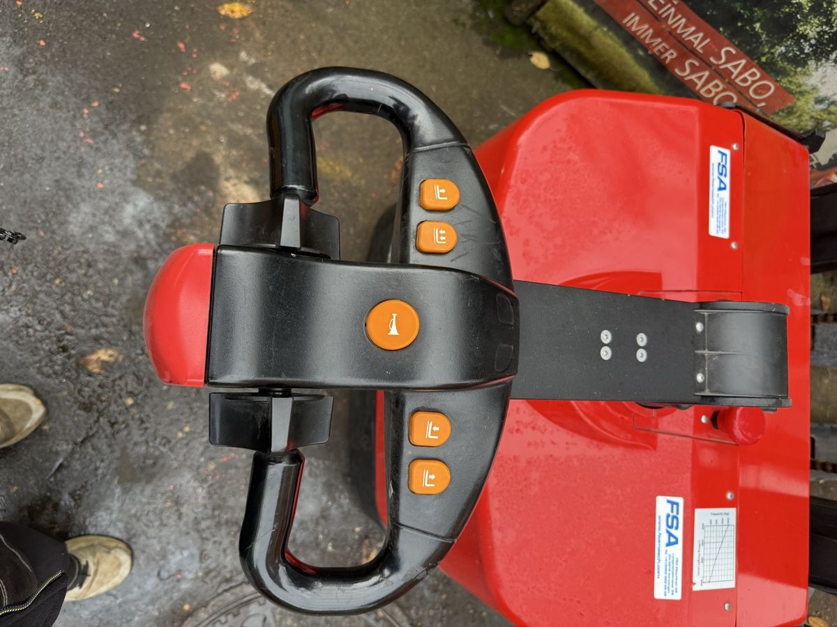 Gabelstapler & Hubwagen: Deichselstapler  – Gebraucht aus Embrach von embr12 4