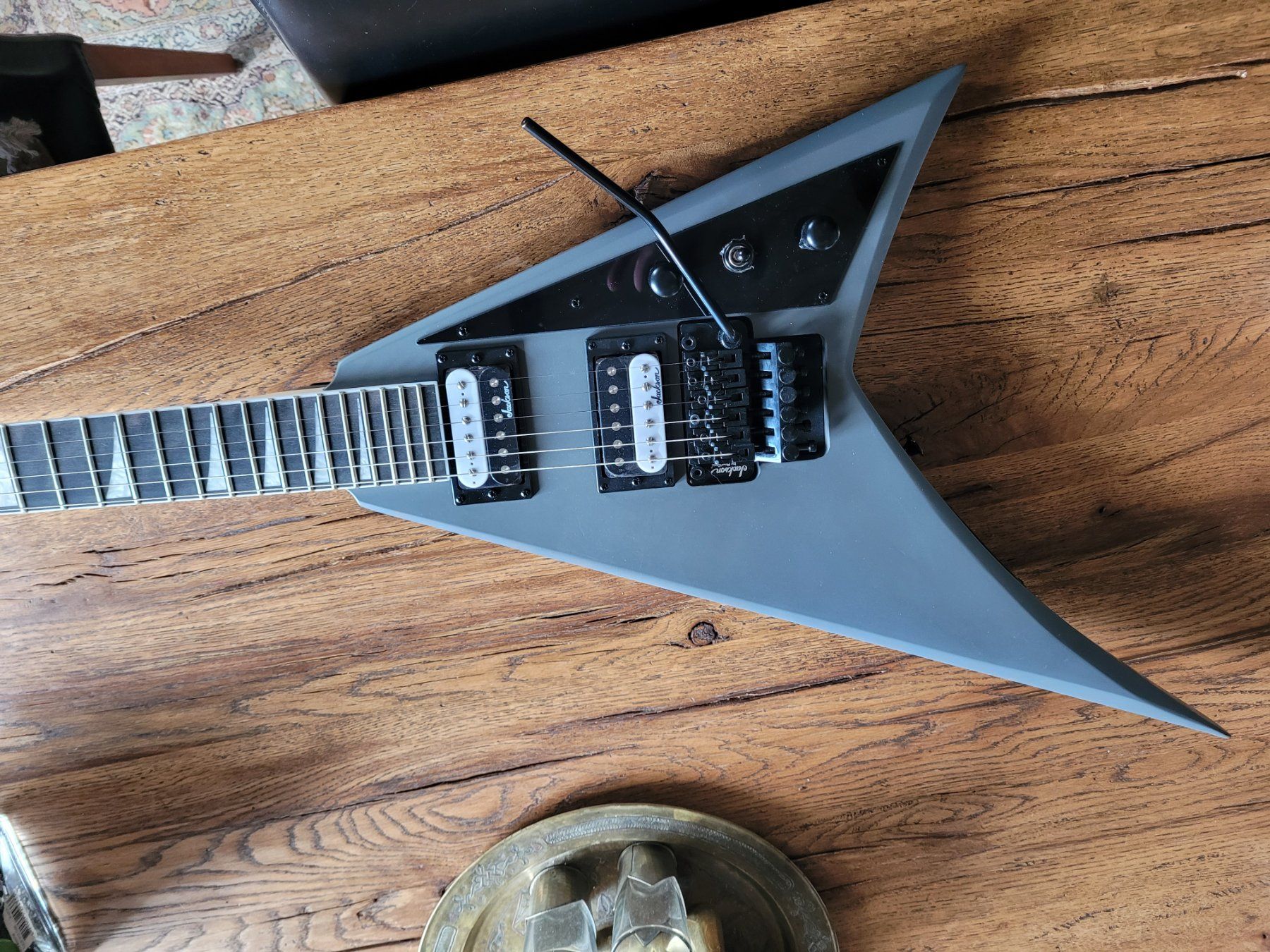 Jackson Strumenti musicali: Jackson JS32 Rhoads AH SG B-Stock – Nuovo e nell'imballaggio originale da Lupfig venduto da Metallica81 1
