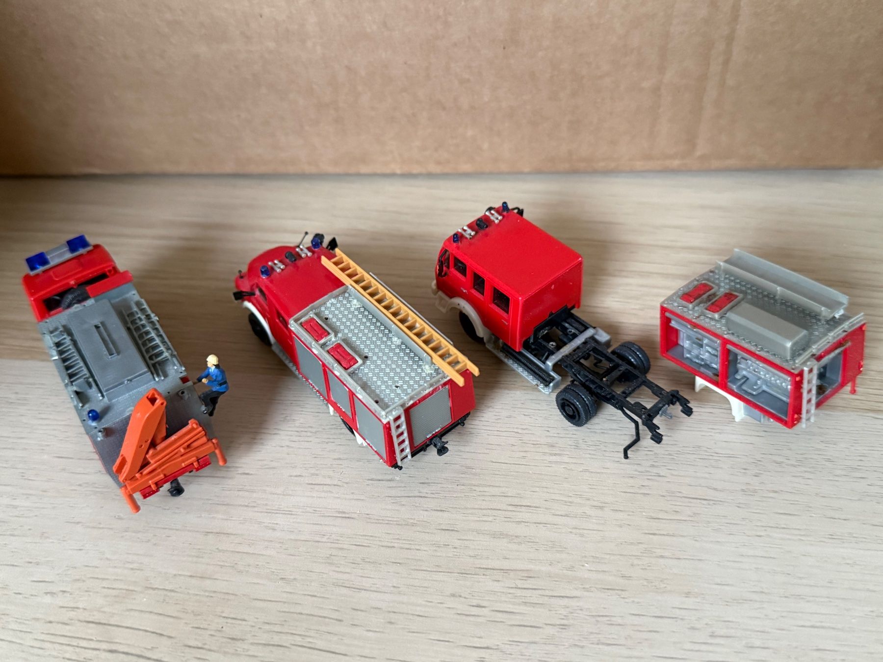 Preiser Kit di modellismo & Modellini statici: Lot 7 modèles 1/87 pompiers – Difettoso da Morrens VD venduto da YannD02 2