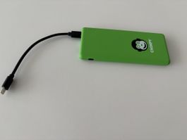 Powerbank Chimpy Grön, mit Kabel, neuwertig