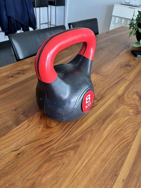 Manubri & Pesi: Kettlebell 8kg – Usato da Widnau venduto da agogos 2