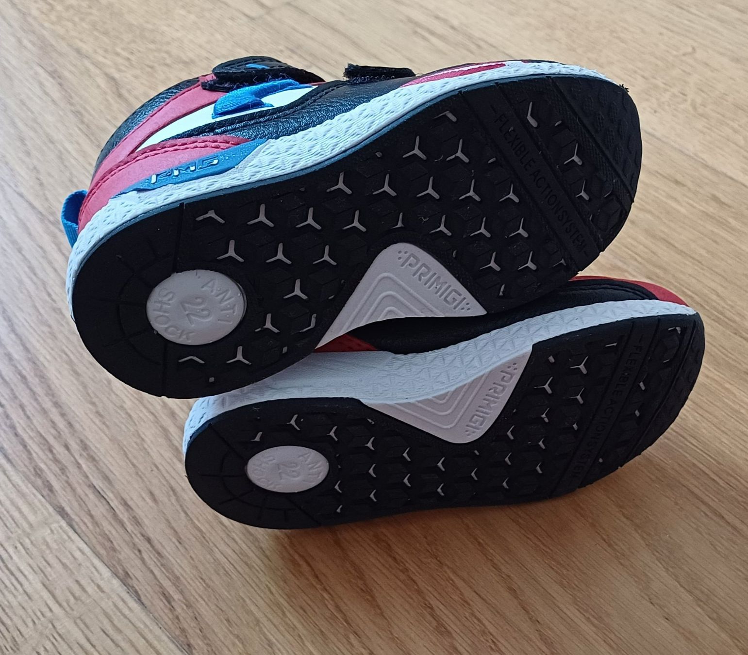 Primigi Scarpe per ragazzi: Primigi Sneaker Gr.22 rot-schwarz-weiß – Usato da Winterthur venduto da hinnessa 3