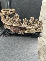 Antike Steinskulptur, Boot mit Figuren, sehr detail