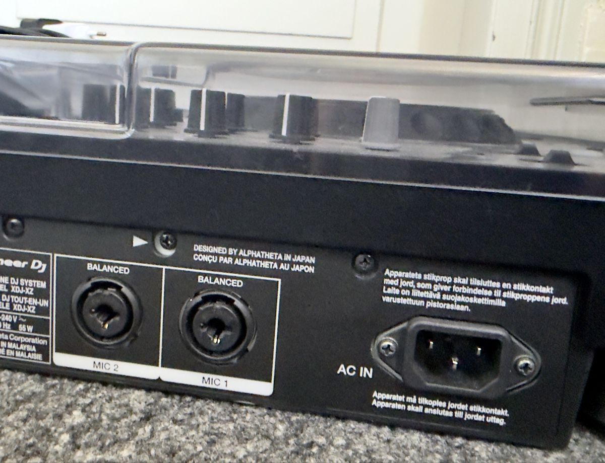 Pioneer Console di mixaggio: DJ System Pioneer XDJ-XZ schwarz – Usato da Widnau venduto da kustercarmen 6