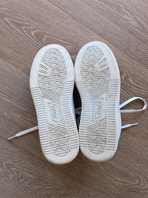 Chaussures hommes: Puma Caven 2.0 Sneaker – D'occasion à Feusisberg par Stefanie1277 2