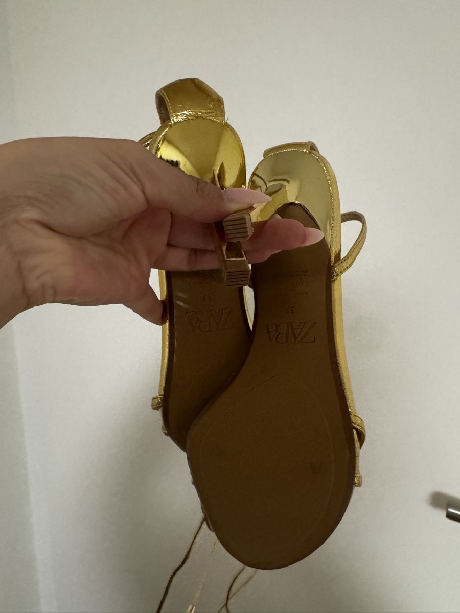 Scarpe da donna: Goldene Heels Grösse 37 – Nuovo (secondo la descrizione) da Zürich venduto da fat_7ls7 2