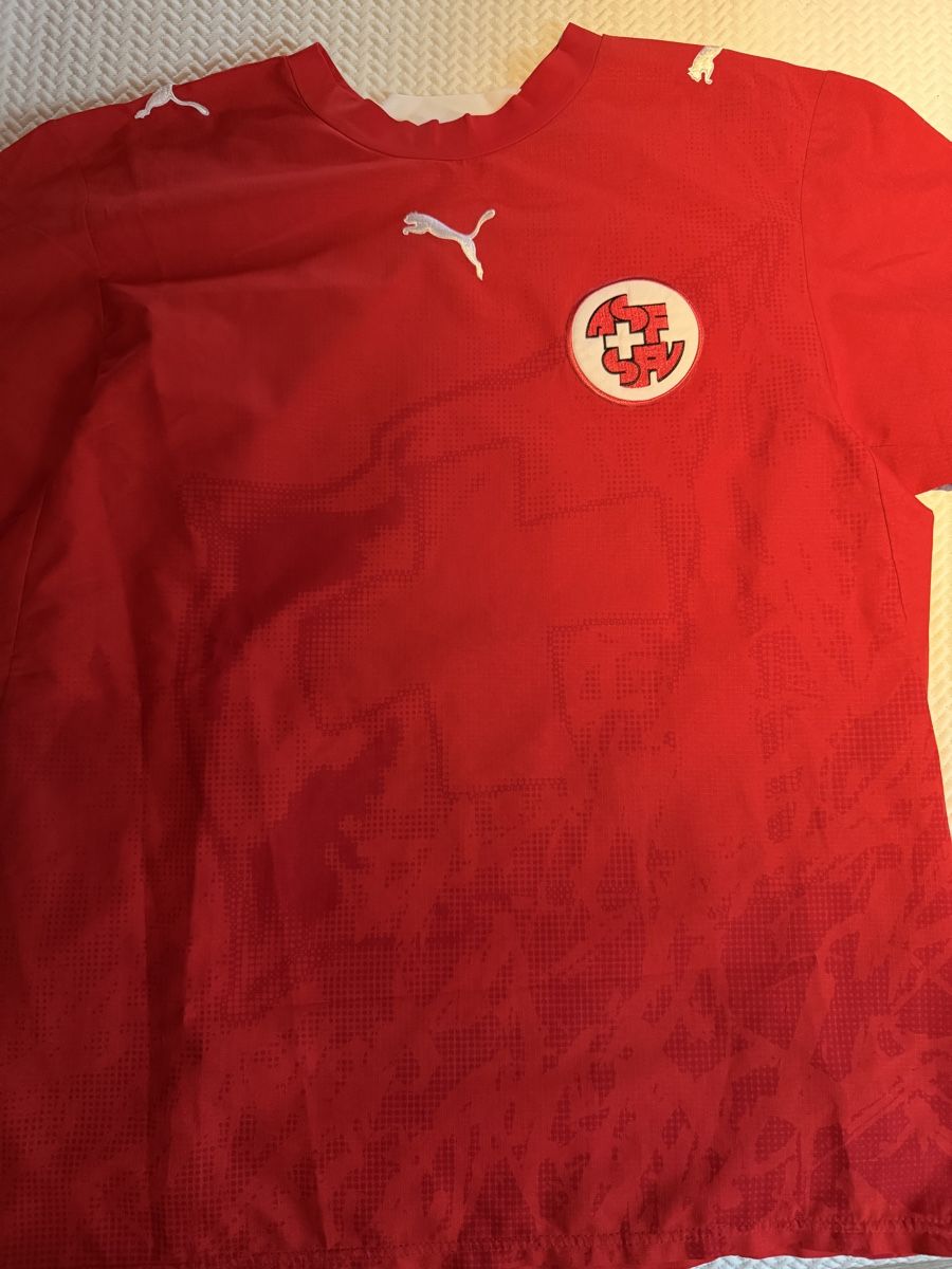 Schweizer Nati Leibchen & Hosen: Originales Schweizer Nati Trikot – Neu (gemäss Beschreibung) aus Aarberg von marcoo237