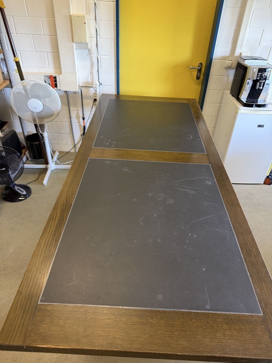 Tische: Tisch Holztisch dunkle Beine mit Steinplatten 220x92cm – Gebraucht aus Strengelbach von RaenAntikDesign 1