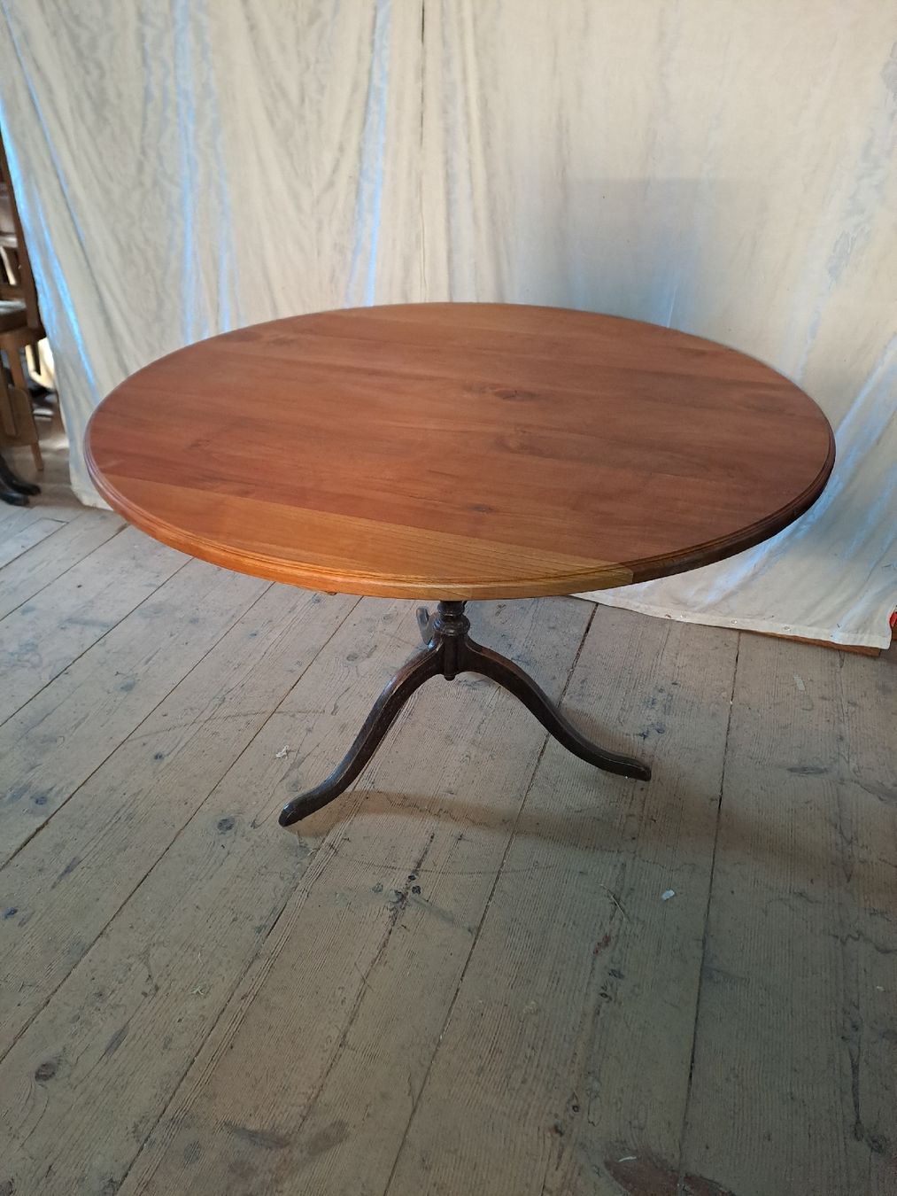 Tavoli: Tisch Kirschbaum D:119cm – Nuovo (secondo la descrizione) da Gebenstorf venduto da suroh
