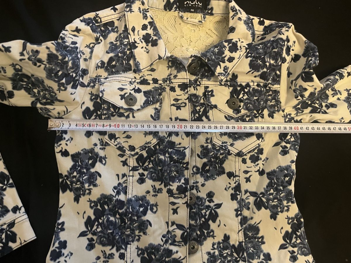 Jacken: Damen Jacke blau/weiss Blumenmuster  – Neu (gemäss Beschreibung) aus Olten von sae_82z2 2
