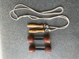 Antikes Sportgerät Springseil Kinderhantel Holzhantel Hantel