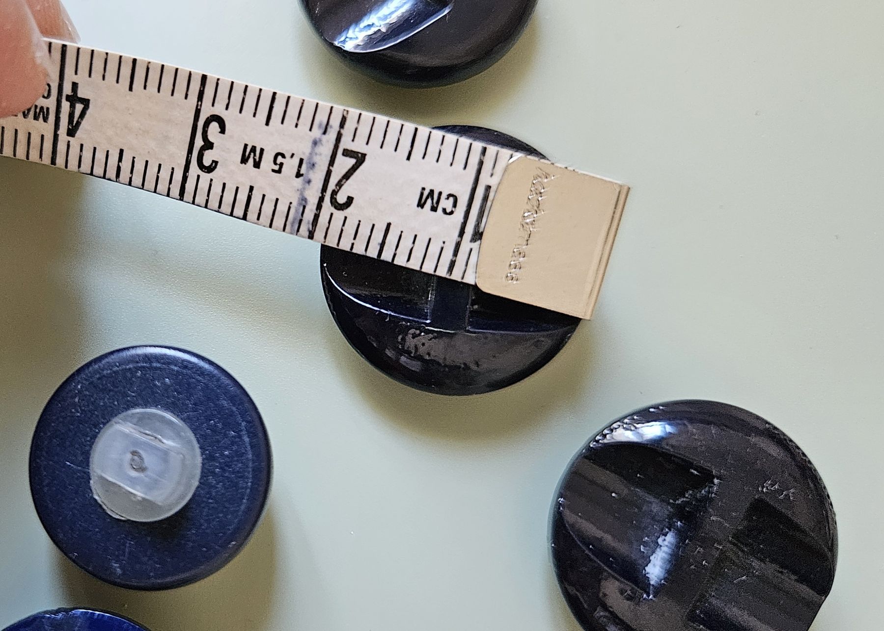 Bottoni: lot 16 boutons anciens – Usato da Carouge GE venduto da Lea000 7