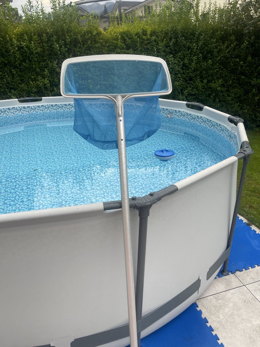 Intex Piscine: Schwimmbad – Usato da Schachen LU venduto da Pelendura
